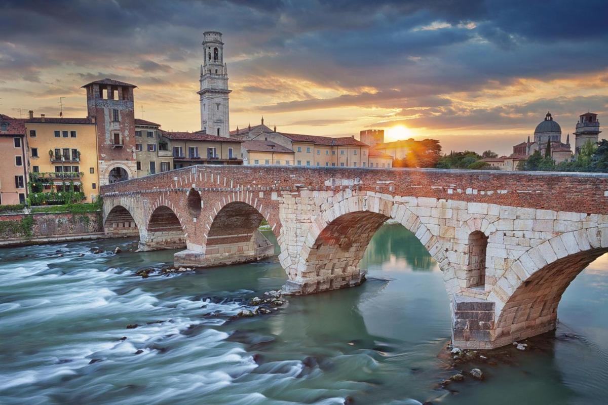 Arena - Verona Centro - Appartamento Elegante エクステリア 写真