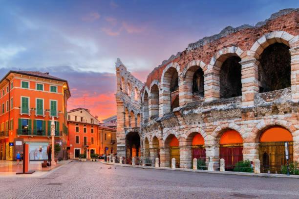 Arena - Verona Centro - Appartamento Elegante エクステリア 写真